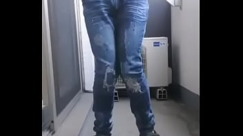Pipí en Jeans 28