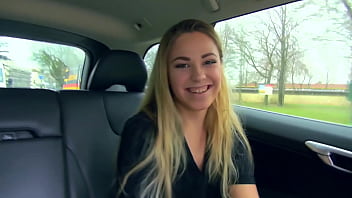 Il baise une jeune etudiante Russe