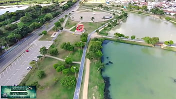 Mama Studio Sexo no parque, com direito a calça rasgada - Grátis