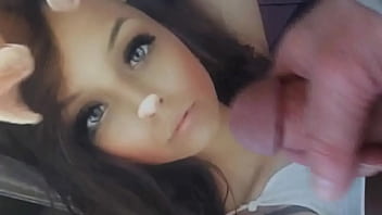My cock likes this pretty woman mouth   mmmmmmmmh...