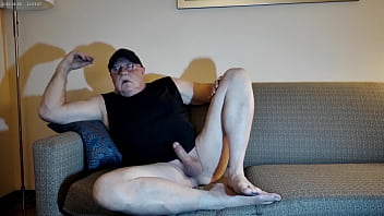 Simscristian05 - update #326 - NAKED IN MY HOTEL ROOM - Nov 26, 2025