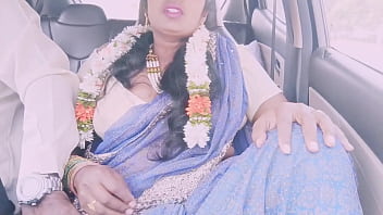インド人のカーセックス。運転手付きの美しい観光客おばさん。テルグ語で淫らな会話。