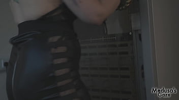 Black Widows Sting - with Scarlett Love