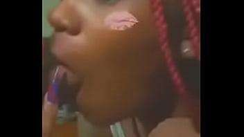 Ma Petite Amie Me Tue Avec Une Bonne Pipe...