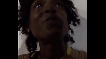 Discute diariamente con su madre por el amor que le tiene a la calle.