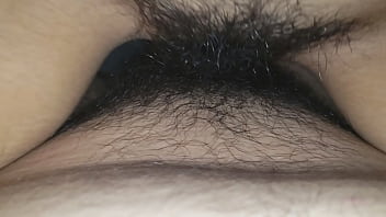 Wilde Latina im haarigen Lustkampf