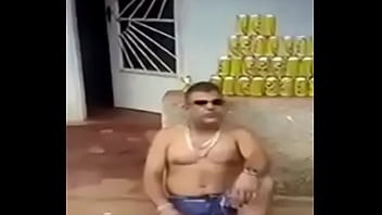 Comendo a Franguinha da Vizinha...