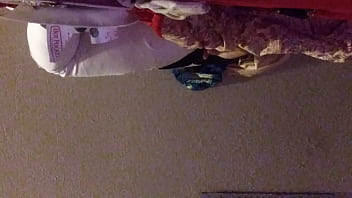 Fette Schlampe nimmt Monsterprügel