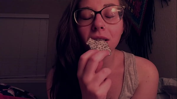 Jamie Bay Amateur ASMR Sensual Eating