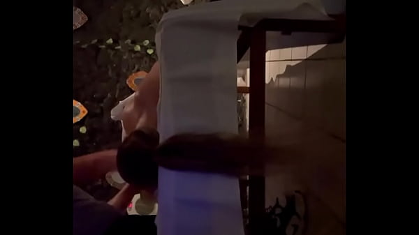 Masajista se aprovecha de rubia. Cámara escondida.
