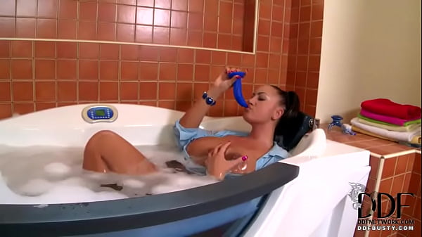 Torrid In The Tub Thumbnail