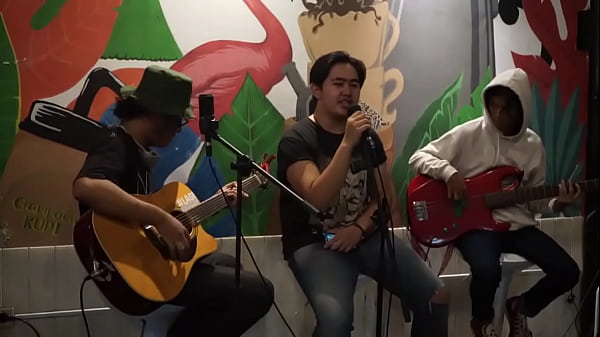 Bento - Iwan Fals - Live Perform Thumbnail