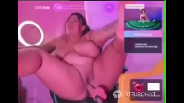 Gordinha peituda deliciosa com máquina de foder