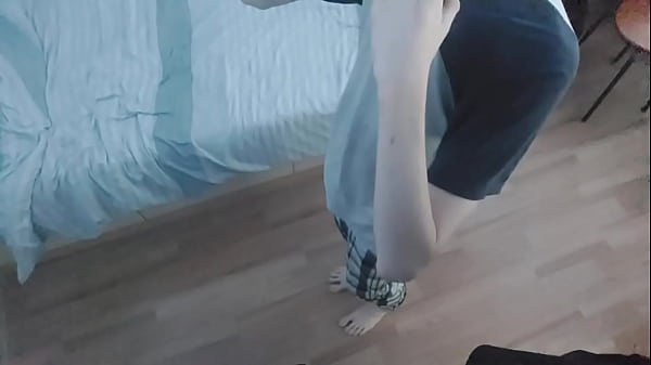 A camera was installed in an 18-year-old twink’s room and this is what they found