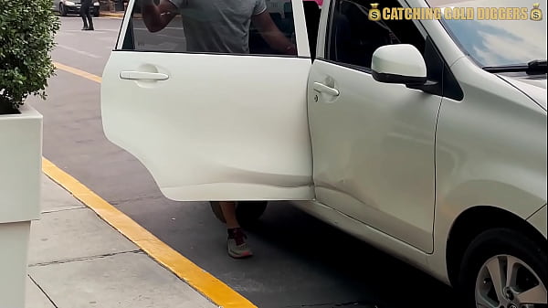 Colombian Big Booty Gold Digger Gets Fucked After A Workout
