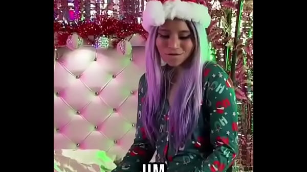 Do you believe in coincidences? ? CheezeCnz EmiliPetite #MerryChristmas #Navidad #Girls Thumbnail