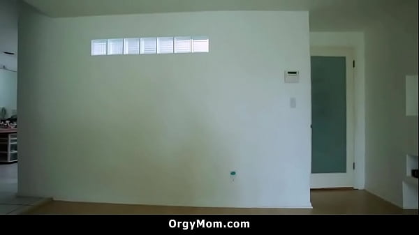 Homemaker Stepmom Fucked By Stepson in The Kitchen