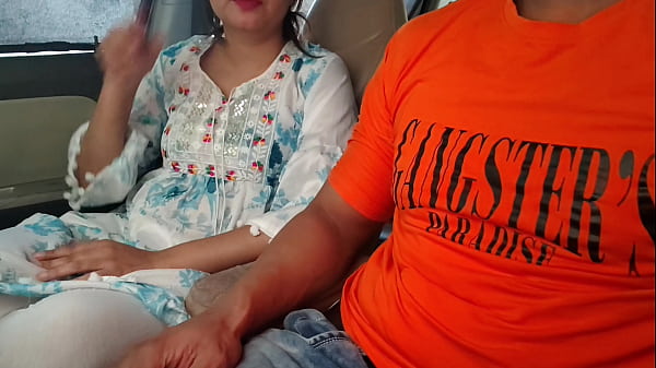 Cute Desi Indian Beautiful Saara Bhabhi Gets Fucked with Huge Dick in car outdoor risky