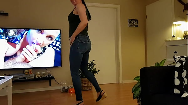 Madrasta gostosa pegou o enteado e fez boquete e fodeu