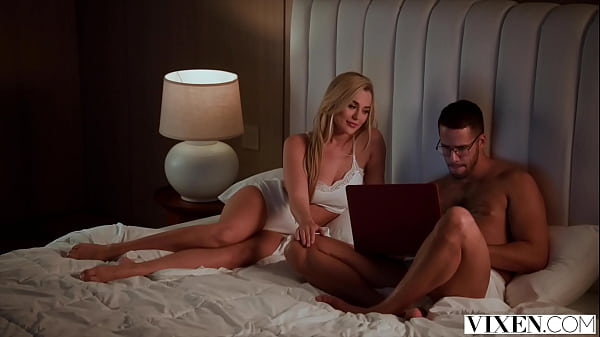 VIXEN Dream Girlfriend Blake Loves To Please Her Man