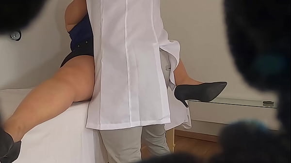 Câmera escondida filma medico pegando secretaria em consultório - VIDEO REAL