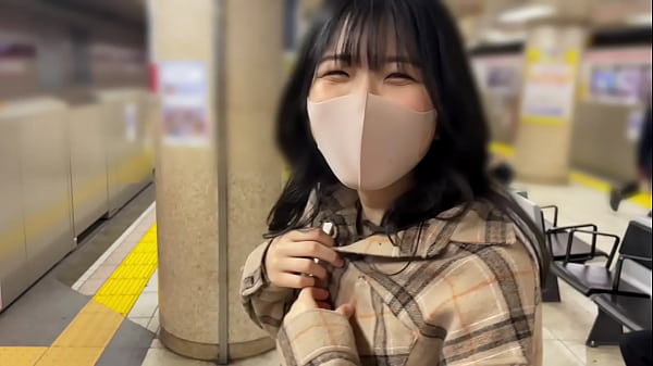 Sexo com uma bela esteticista de bumbum: Uma bela bunda brilhando com óleo escorregadio e ondulando a carne do bumbum a cada pistão, Ereção completa - seguida de ejaculação vaginal!