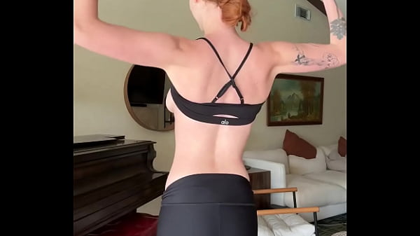 Day 1 of my 30 day fitness challenge!! ?I’m hoping to get more definition in my core, and lift my booty up a bit! Al... Thumbnail