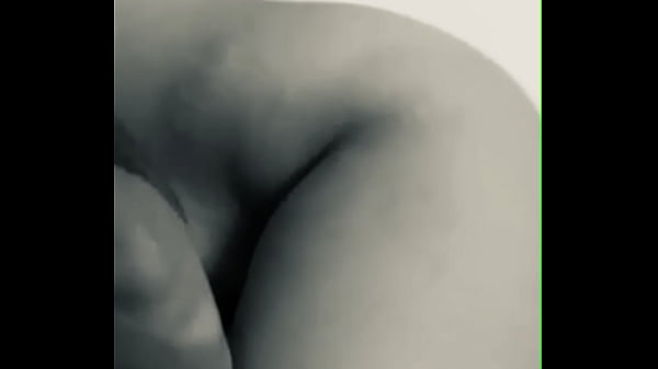 Vídeo erótico de um casal latino-americano. Amor e sensualidade.