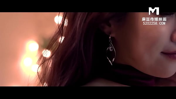 【国产】麻豆传媒作品/MDL-0004 圣诞交换伴侣/精彩播放