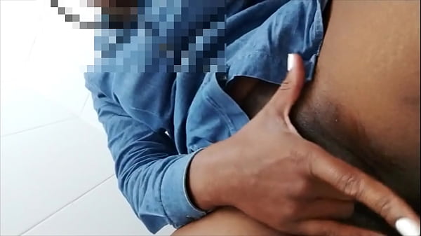 Masturbating at Work and I’m enjoying it