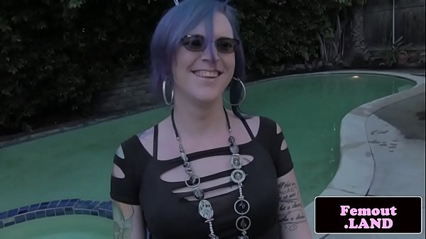 Tattooed femboi plays with her sensitive ass