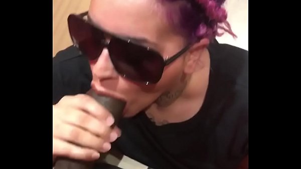 Dressing room throat