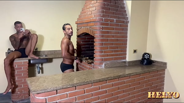 FEZ O CHURRASCO EM CASA, MAS AS LINGUIÇAS FOI DIFERENTE