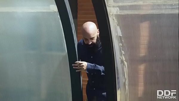 Sneaky Blowjob Action Thumbnail