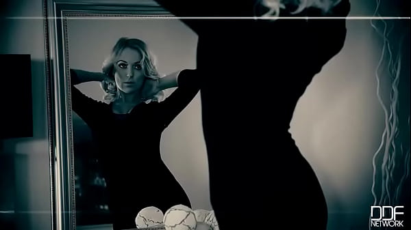 Goldielocks Gets her Orgasm - Russian's Solo Banger Thumbnail