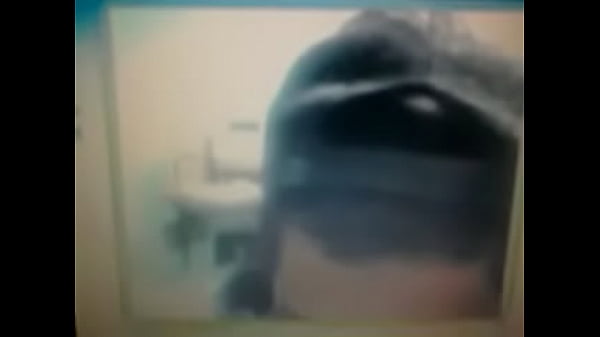 Chico sexy me la muestra por webcam