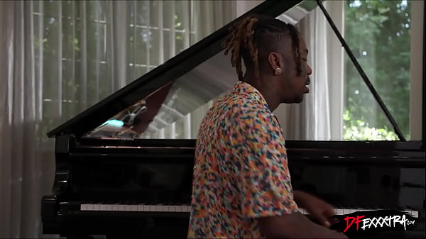 dfexxxtra.com –  I’m your biggest fan, I’ll make sure you cum!