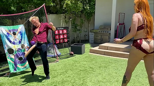 La MILF Culona Engaña A Su Marido Con Su Hijastro Y Su Enorme Polla Blanca