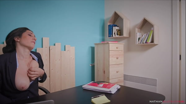 Hung Ian Scott Destroys the Asshole of his big boobs big booty manager Eloa Lombard