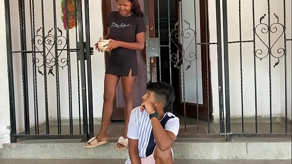 mi amiga virgen se corre muchas veces sin condón