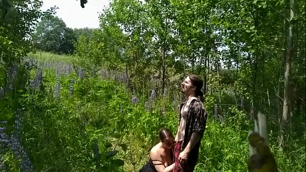 Risky Sex! Hot Brunette Amateur Babe Hard Fucked Outdoors Near A Road