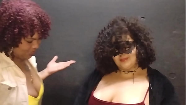 Levei minha cunhada para conhecer o glory Hole e a safada entrou na pica