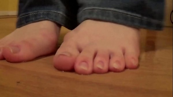 Pee Desperation On Her Way Home From Work