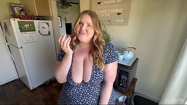 Fucking lonely BBW roomie