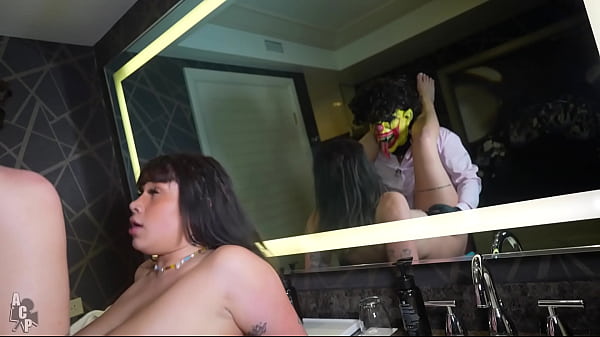 Diabeticoochie Cheats On Her Boyfriend At A Resort With Her Favorite Clown