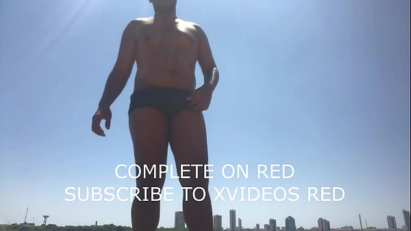 153 The big boy loves to show off while taking a bath