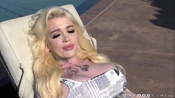 Gracie Jane anal sem sela por pendurado TS Aphro