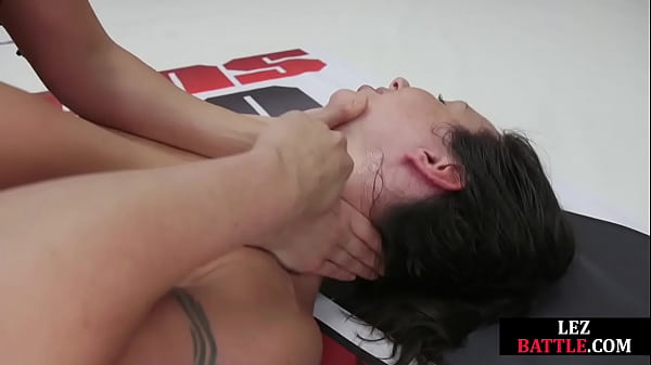 Dominant les strapon fucks after winning wresling battle
