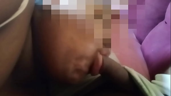 Minha tia evangélica deitar no colo faz boquete bem gostoso até gozar na sua boca e encher de porra