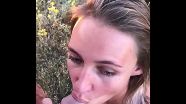 Quick outdoor blowjob with final in mouth